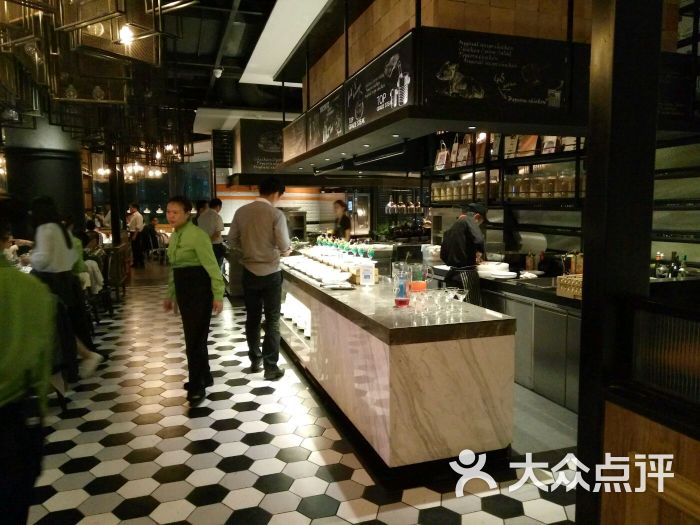 杭州黄龙饭店自助餐厅_汉宫宝殿海鲜自助餐厅_杭州海鲜自助餐厅