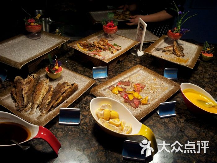 舌尖上海鲜自助_熊猫参谋海鲜自助餐厅_舌尖上的中国美食图片