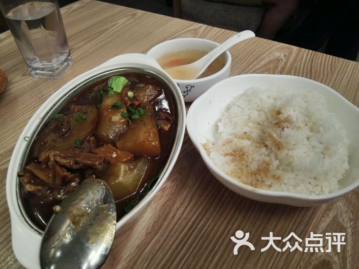小精灵茶餐厅-秘制牛腩饭图片-珠海美食